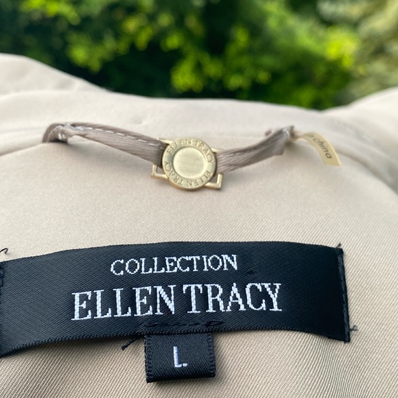 Ellen Tracy light trench coat w/ detachable hood, Excellent Condition, - Picture 8 of 16